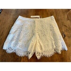 NWT - TRINA TURK White Lace Shorts, SZ 0